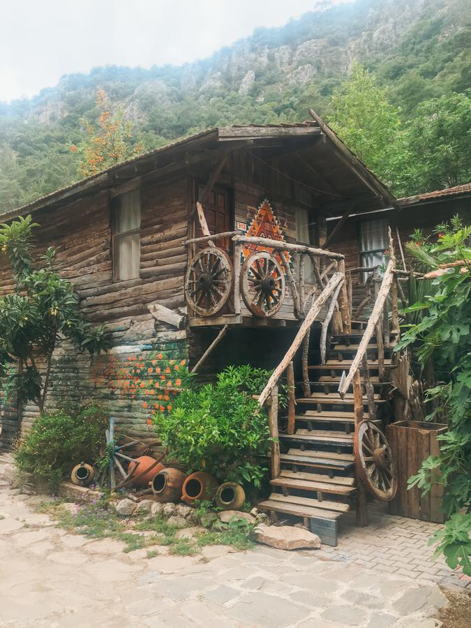 奥林巴斯 卡迪尔树顶屋旅馆旅舍 外观 照片